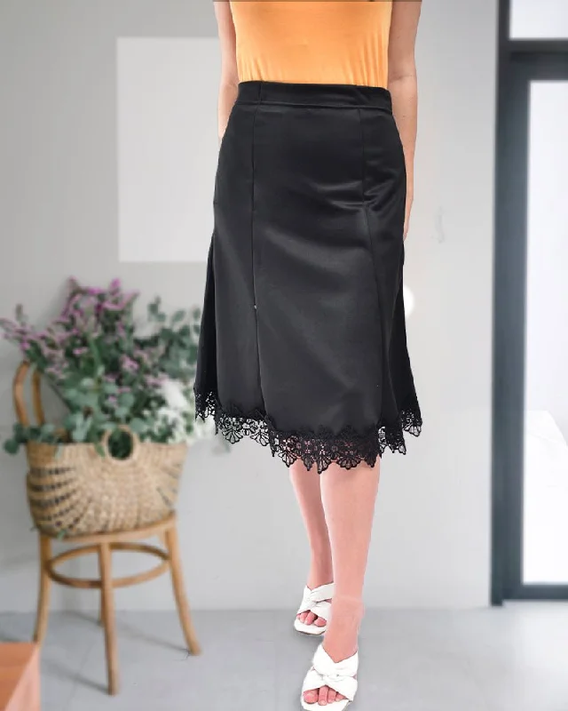 Ladies Lace Trim Black Skirt